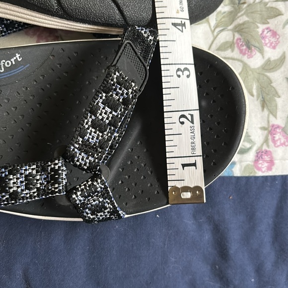 Ladies SKECHERS  Size 11 Sandals - Never Worn - Picture 7 of 8